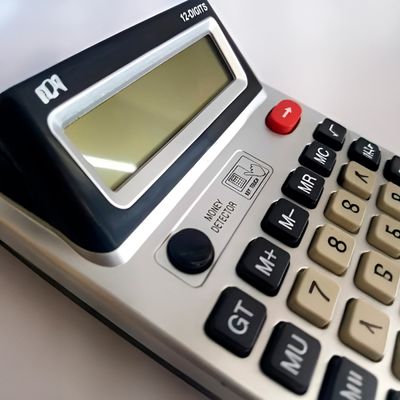 Calculadora com Luz UV Detector Notas Falsas