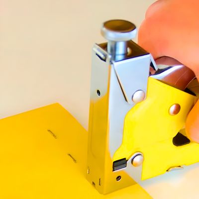 Grampeador Profissional Manual para Estofado Tapeçaria