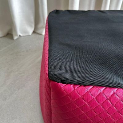 Cama Para Cachorro Toca Quadrada Em Corino + Poliéster Rosa E Lilás Grande (g) 50 X 50 X 50 Cm