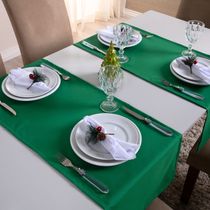Caminho de Mesa Basic Liso 1 Peça 1,30m x 40cm Decorativo Tecido Oxford - Verde
