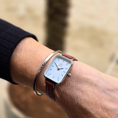 Relógio Quadrado Feminino Elegante + Bracelete Ajustável