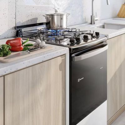 Fogão 4 Bocas FE4IW Efficient PerfectCook VaporBake Bivolt Branco Electrolux Branco / Bivolt