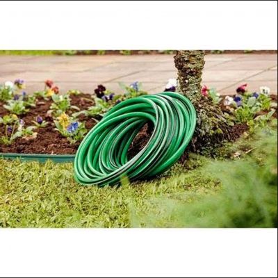 Mangueira Flex para Jardim Tramontina PVC 4 Camadas com 20 Metros Verde e Preto