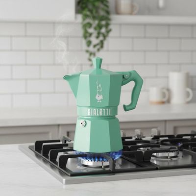 Cafeteira Italiana Bialetti Moka Express 3 Xícaras: Edição Exclusive Verde com Design Retrô