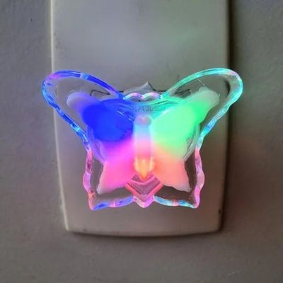 Mini Abajur De Tomada Infantil Borboleta Led - Art House