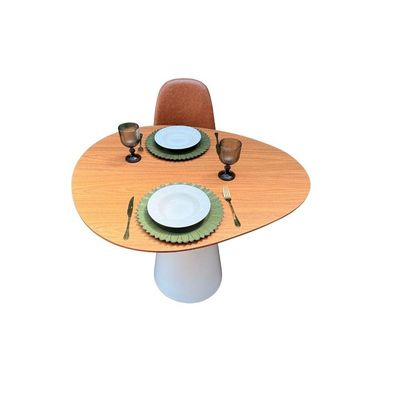 Mesa De Jantar Cone Redonda Orgânica Sol 120x110cm Madeira E Laca