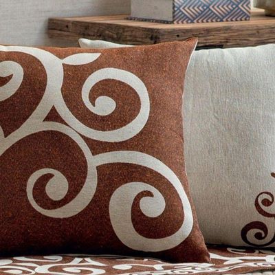Almofada Decorativa Turin Quadrada Com Refil 58% Algodão / 42% Poliéster - Arabesco Coral