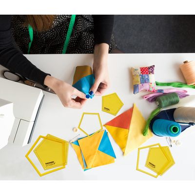 Conjunto de 3 Moldes/Estênceis de Pentágono para Quilting, Patchwork e Costura, 7,6/10,2/12,7 cm Faça Você Mesmo -ES - Traceease Amarelo