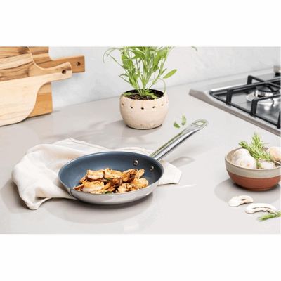 Frigideira Rasa Tramontina Profissional Em Aço Inox Com Fundo Triplo Grafite 20cm 1,1l 62633206
