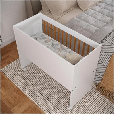 Mini Berço Moisés Amadeirado E Branco Compacto E Multifuncional Vira Mesa E Aparador