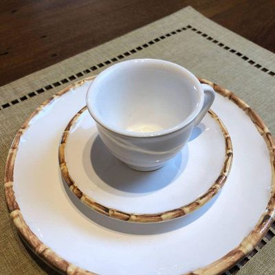 Jogo C/ 2 Xícaras De Café Com Pires Cerâmica Cor Branca Bambu Scalla 100ml