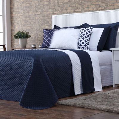 Kit Cobre Leito Colcha Queen Miami Azul Marinho/branco Dupla Face Com Almofadas Estampadas 06 Peças