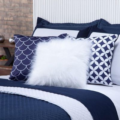 Kit Cobre Leito Colcha Queen Miami Azul Marinho/branco Dupla Face Com Almofadas Estampadas 06 Peças