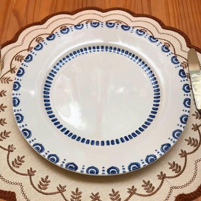 Prato Raso em Porcelana Vista Alegre Azure Lux 26,5cm: A Elegância Clássica do Azul e Branco em sua Mesa