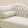 Divã Recamier Chaise Longue Lavínia 150cm Capitonê Pés De Madeira Bouclê Bege - Desk Design
