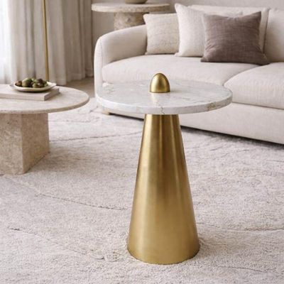 Mesa De Apoio Cone Duna 61cm Tampo 50cm Base Dourada E Tampo Marmore Travertino