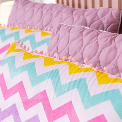 Kit Edredom Solteiro Menina Teen Rosa Com Almofadas Estampadas 05 Peças - Dupla Face Percal 300 Fios Cor Laço