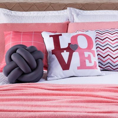 Kit Cobre Leito Colcha Queen Mariah Branco/rosê Com Almofadas Estampadas E Xale Mantinha Para Cama 10 Peças