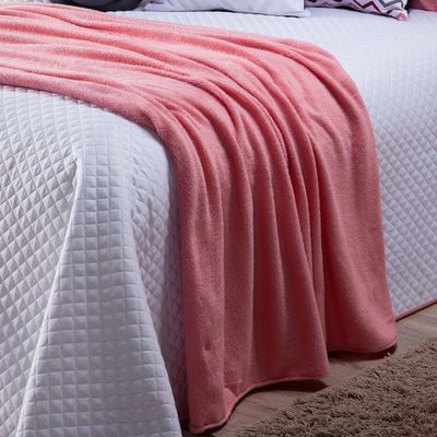 Kit Cobre Leito Colcha Queen Mariah Branco/rosê Com Almofadas Estampadas E Xale Mantinha Para Cama 10 Peças