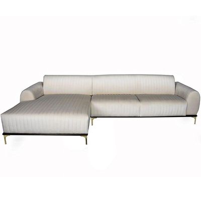 Sofá Molino 5 Lugares 300cm Chaise Direito Pés Gold Veludo Creme - Nexta Casa