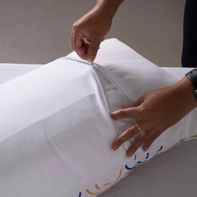 Capa Para Travesseiro Fofuxão Colorê 1 Peça 1,46m x 46cm 100% Poliéster Com Zíper - Smile