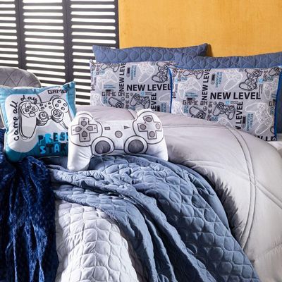 Kit Cobre Leito Colcha Solteiro Game Start Azul Com Almofadas Estampadas 05 Peças - Dupla Face Percal 300 Fios Matelado