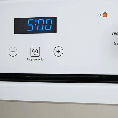 Forno Elétrico De Embutir Fischer Infinity Touch 82 Litros Branco Com Air Fryer 220V 28607(75727)