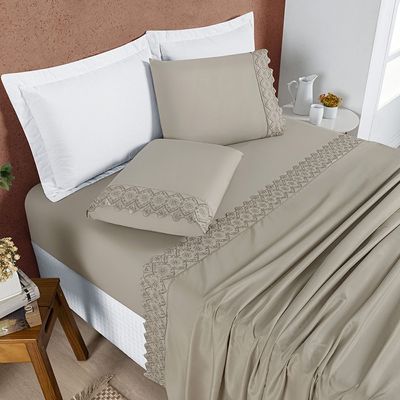 Jogo Cama Lençol Bouclê Casal Padrão Micro Percal 200 Fios c/ Laise Bordada 4 Peças - Bege Taupe