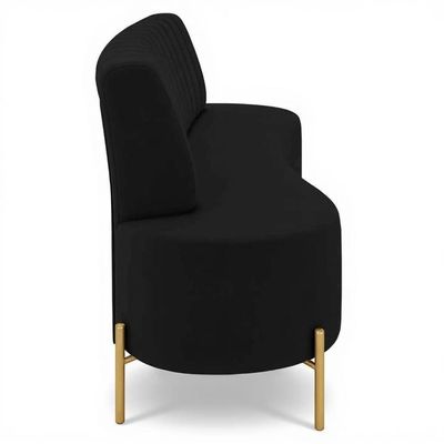 Sofá 2 Lugares 135cm Pés Aço Dourado Tamar Veludo Preto Z08 - Mpozenato