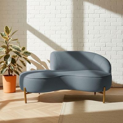 Sofá Curvo 2 Lugares 150cm Braço Esq. Thommy Pés Ouro Bouclé Azul Claro - Nexta Casa