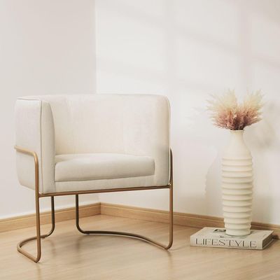 Kit 02 Poltronas Decorativas Betina Base Aço Ouro Fosco Bouclé Off White - Nexta Casa