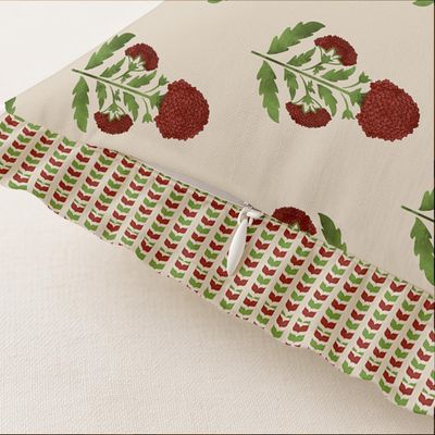 Conjunto de 2 Capas de Almofada Floral, Sarja 100% Algodão, Borda com Babado, Estampa Dupla Face, Zíper Oculto, Sem Enchimento - Vargottam 42,75 Cm × 45,72 Cm – Pacote Com 2 / Bege