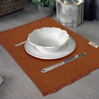 Decoração para Casa: Jogo de Individuais Reversíveis em Algodão Flex com Babado para Mesa de Jantar - Vargottam 45,7 Cm (L) × 30,5 Cm (C) – Pacote Com 4 / Marrom
