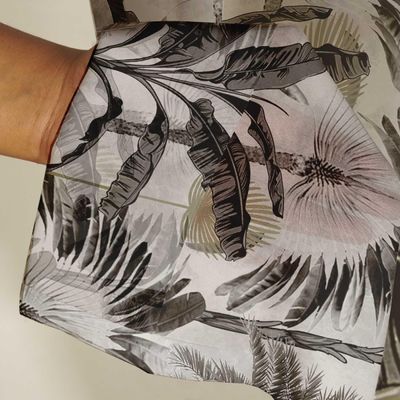 Cortinas Georgette Extra Longas Estampa de Árvore Tropical para Janelas e Portas de Dupla Altura - 2 Painéis Topo com Ilhós - Vargottam 132,08 Cm (L) × 274,32 Cm (C) / Cinza