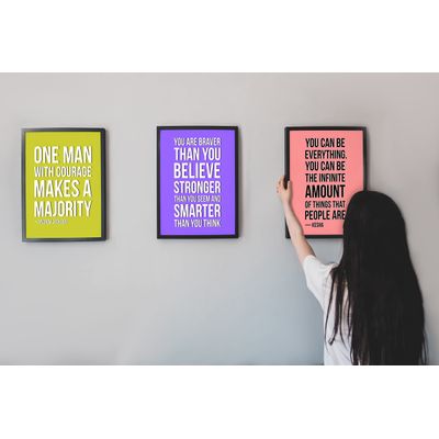 Quadro Motivacional: Você Pode Ser Tudo. Pode Ser Uma Infinidade de Coisas — Kesha, p/ Casa/Escrit., 1 Un., Rosa - Inkdotpot 20,32 Cm × 25,4 Cm / Moldura Branca