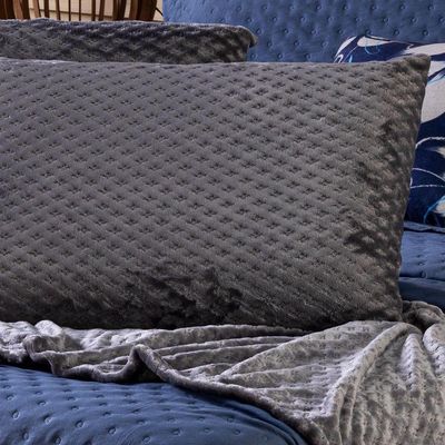 Kit De Peseira Para Cama Majestic Com Fronhas 03 Peças - Tecido Mantinha Flannel Em Toque De Seda Brilhante Cor Cinza
