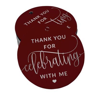 Etiqueta de Papel para Lembrancinha de Aniversário 'Obrigado por Celebrar Comigo' com Foil para Pendurar - Inkdotpot 100 Etiquetas Metalizadas / Vermelho - Prata