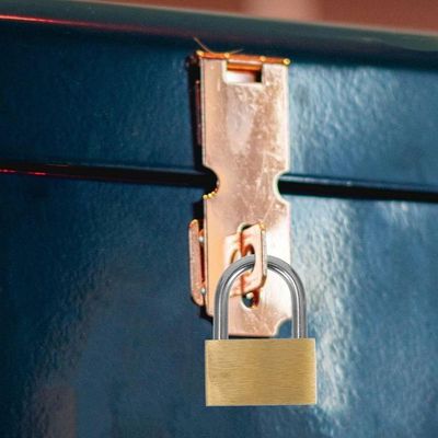 Dobradiça Porta Cadeado Fecho Trinco Portas Armarios Gavetas Baus Bicromatizado De Ferro 12,5cm Resistente