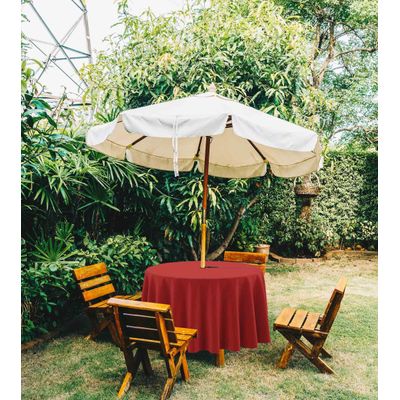 Toalha de Mesa Redonda 147cm Int./Ext. com Abertura para Guarda-Sol Impermeável para Pátio/Quintal/Churrasco Primavera/Verão - Vargottam 147,32 Cm × 147,32 Cm – Com Furo Para Guarda-Sol / Vermelho