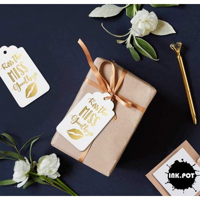 Etiquetas de Papel Suspensas 'Dê um Beijo na Solteira' Para Lembrancinha de Chá de Despedida de Solteira Metalizado - Inkdotpot 100 Etiquetas Metalizadas / Branco - Dourado