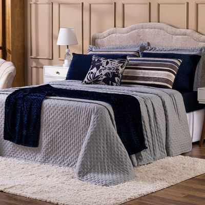 Kit Cobre Leito Provence Percal 300 Fios Toque De Pluma Dupla Face Com Almofada Queen 06 Peças Cor Cinza