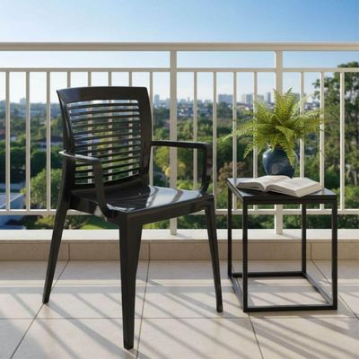 Cadeira Plástica Preta Tramontina Summa Victória com Braços e Encosto Horizontal Vazado