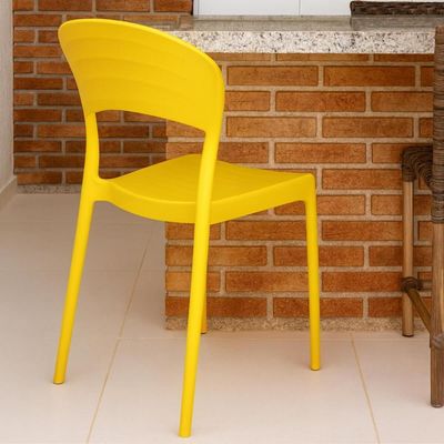 Cadeira Plástica Sem Braços Tramontina Sissi Amarelo Encosto Fechado Área de Lazer Gourmet