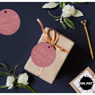 Etiqueta de Papel Metalizada "Obrigada por Celebrar a Futura Noiva" para Pendurar em Lembrancinha de Chá de Noiva - Inkdotpot 50 Etiquetas Metalizadas / Rosa - Ouro Rosé