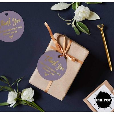Etiquetas de Papel Penduradas para Lembrancinhas de Chá de Noiva 'Obrigado por Celebrar a Noiva' com Metalizado - Inkdotpot 100 Etiquetas Metalizadas / Roxo - Prata