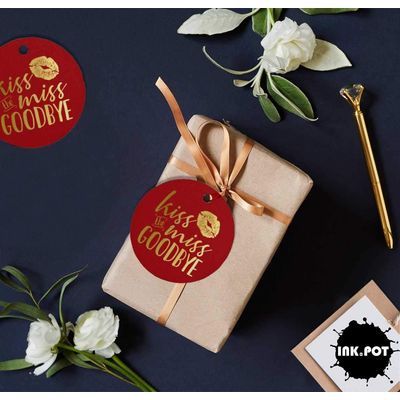 Tags para Pendurar em Papel Metalizado 'Kiss The Miss Goodbye' para Lembrancinha de Chá de Noiva - Inkdotpot 50 Etiquetas Metalizadas / Vermelho - Ouro Rosé
