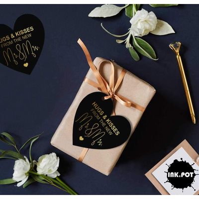 Etiqueta para Pendurar em Papel Metalizado 'Abraços e Beijos' da Lembrancinha de Casamento - Inkdotpot 100 Etiquetas Metalizadas / Preto - Dourado