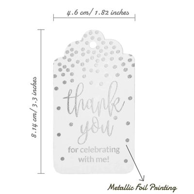 Etiquetas de Papel para Lembrancinha de Aniversário 'Obrigado por Celebrar Comigo' com Foil Artesanal para Pendurar - Inkdotpot 100 Etiquetas Metalizadas / Branco - Prata