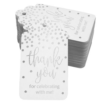 Etiquetas de Papel para Lembrancinha de Aniversário 'Obrigado por Celebrar Comigo' com Foil Artesanal para Pendurar - Inkdotpot 100 Etiquetas Metalizadas / Branco - Prata