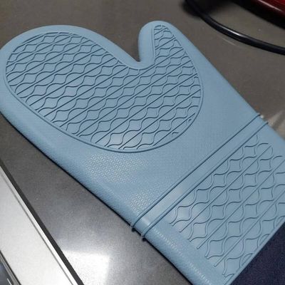 Jogo 2 Luvas Para Forno De Silicone Com Proteção Térmica Oikos Azul Manga Longa 37cm